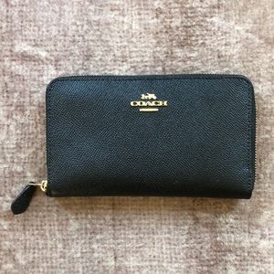 COACH black pebbled leather wallet mid size gold hardware zippered